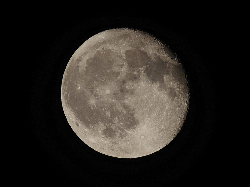 The moon 2017 08 09